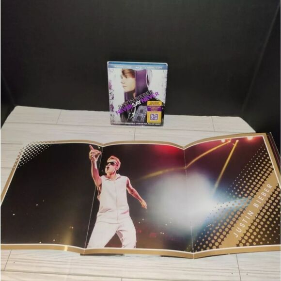 Justin Bieber Never Say Never Blu-ray DVD Combo - Picture 10 of 11